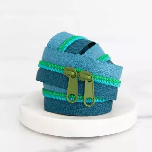 30" Zipper Olive Oasis
