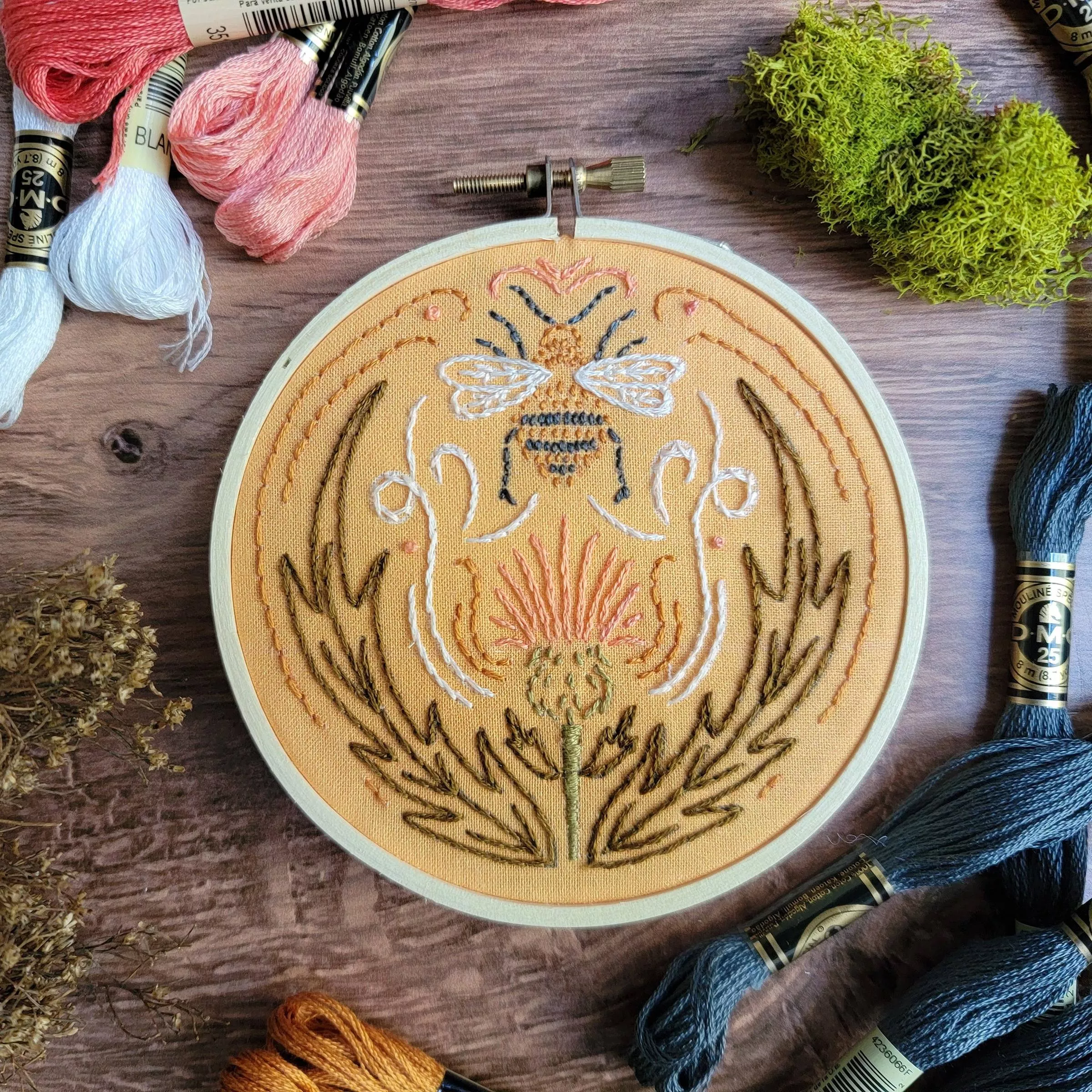 Bee, 4" Embroidery Kit