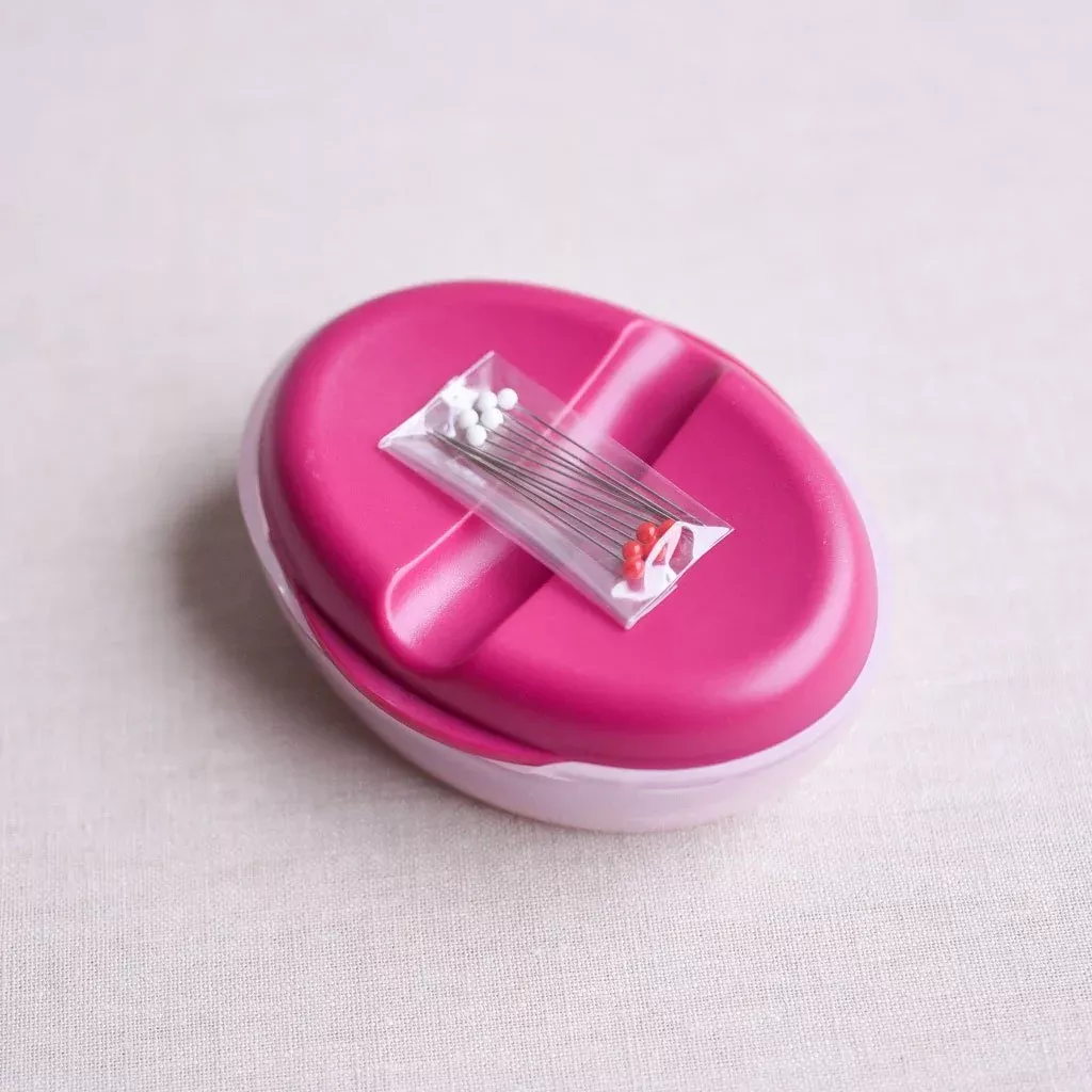 Clover : Bordeaux Magnet Pin Caddy