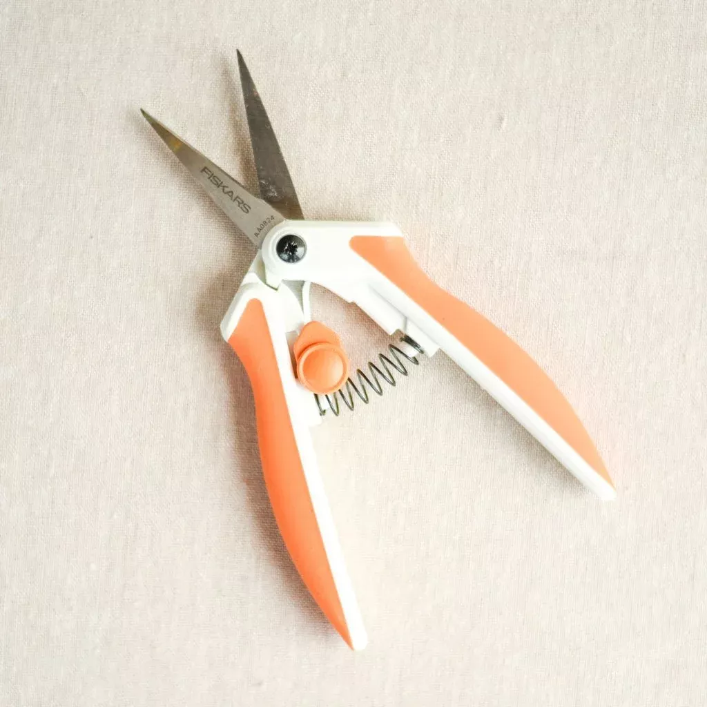 Fiskars : Micro-Tip Easy Action Scissors No 5