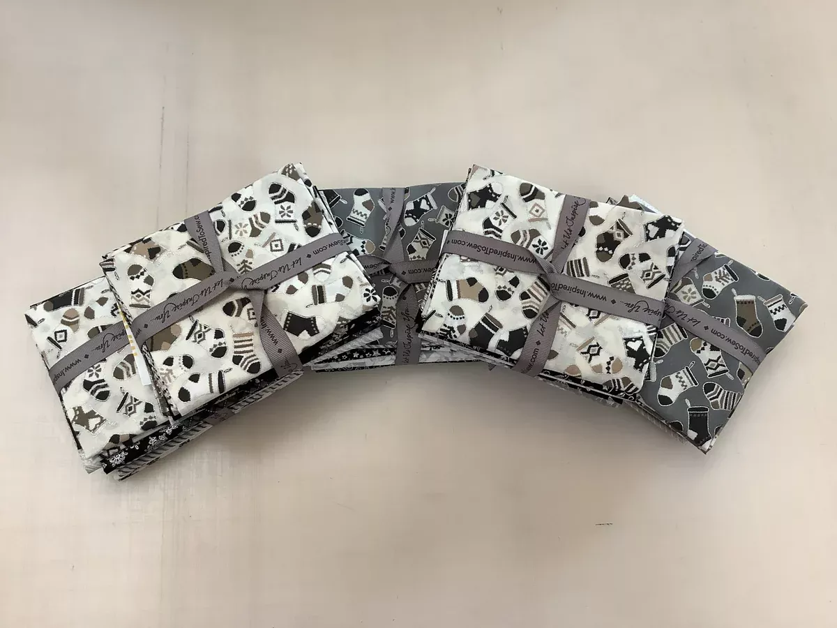 Holiday Charms Fat Quarter Bundle