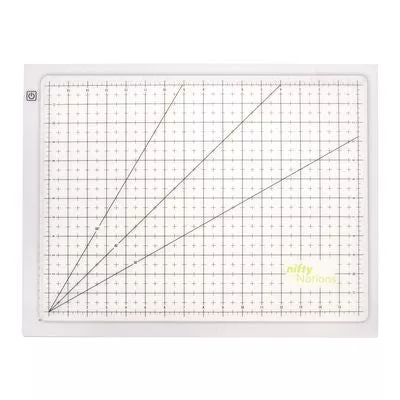 NIFTY NOTIONS: The Nifty Trace & Trim Studio Lightbox